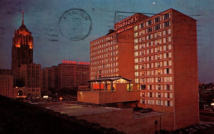 Howard Johnsons Restaurant - Detroit New Center Location Postcard